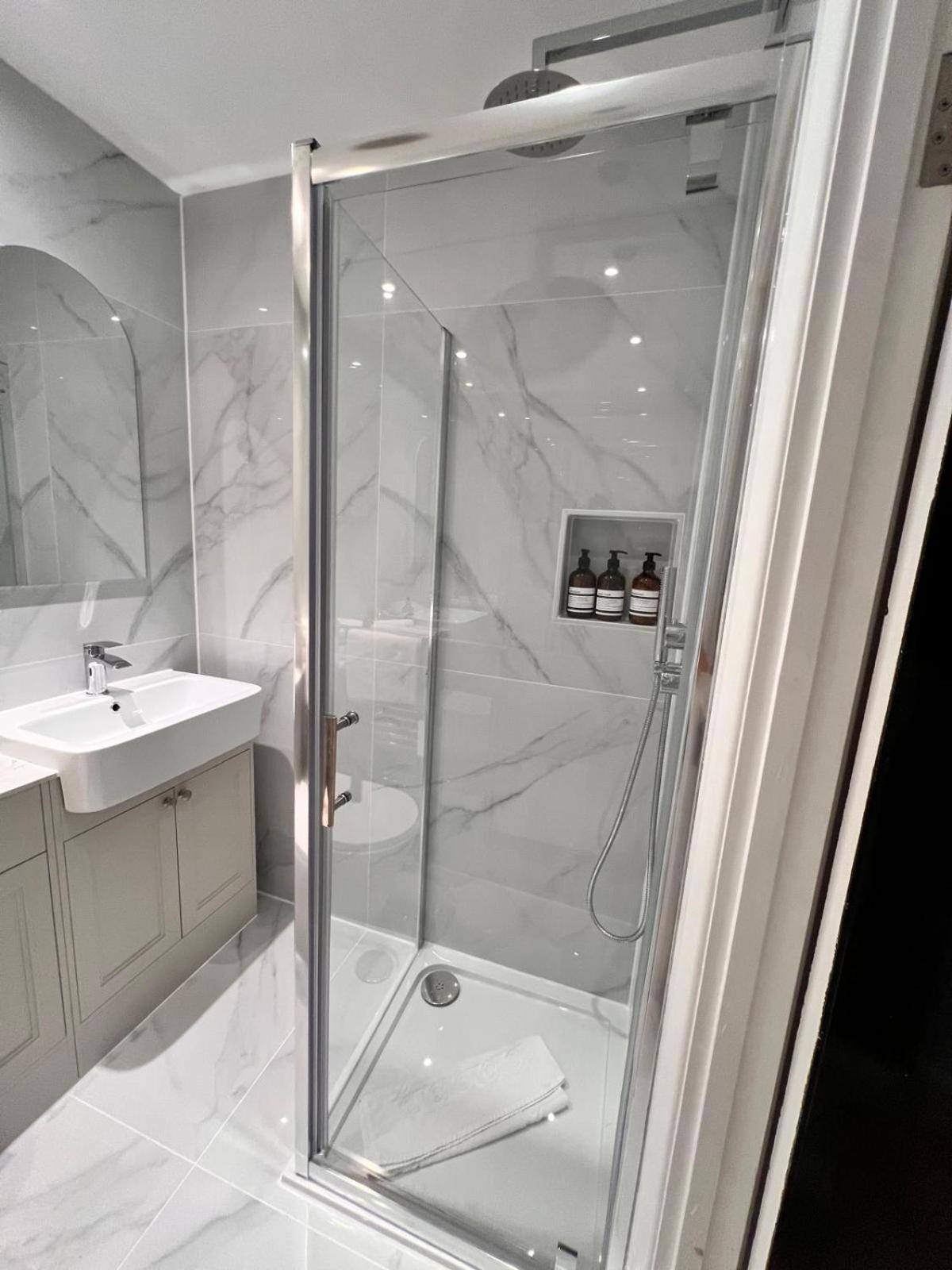 Elegant 1 Bedroom Flat Near Harrods Londen Buitenkant foto